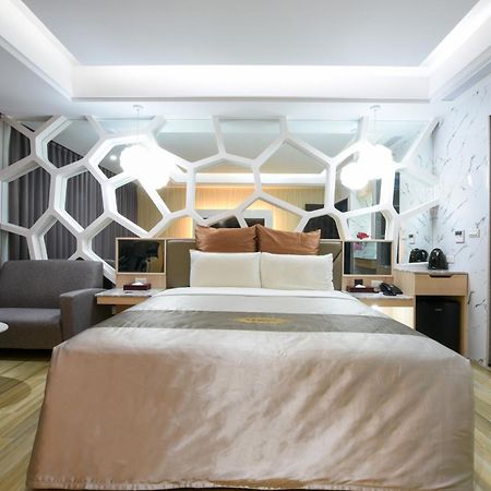 Zj Motel Kota Hsinchu Bagian luar foto