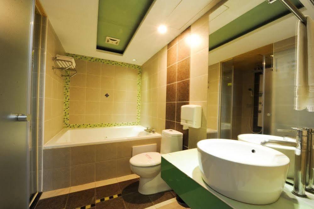 Zj Motel Kota Hsinchu Bagian luar foto