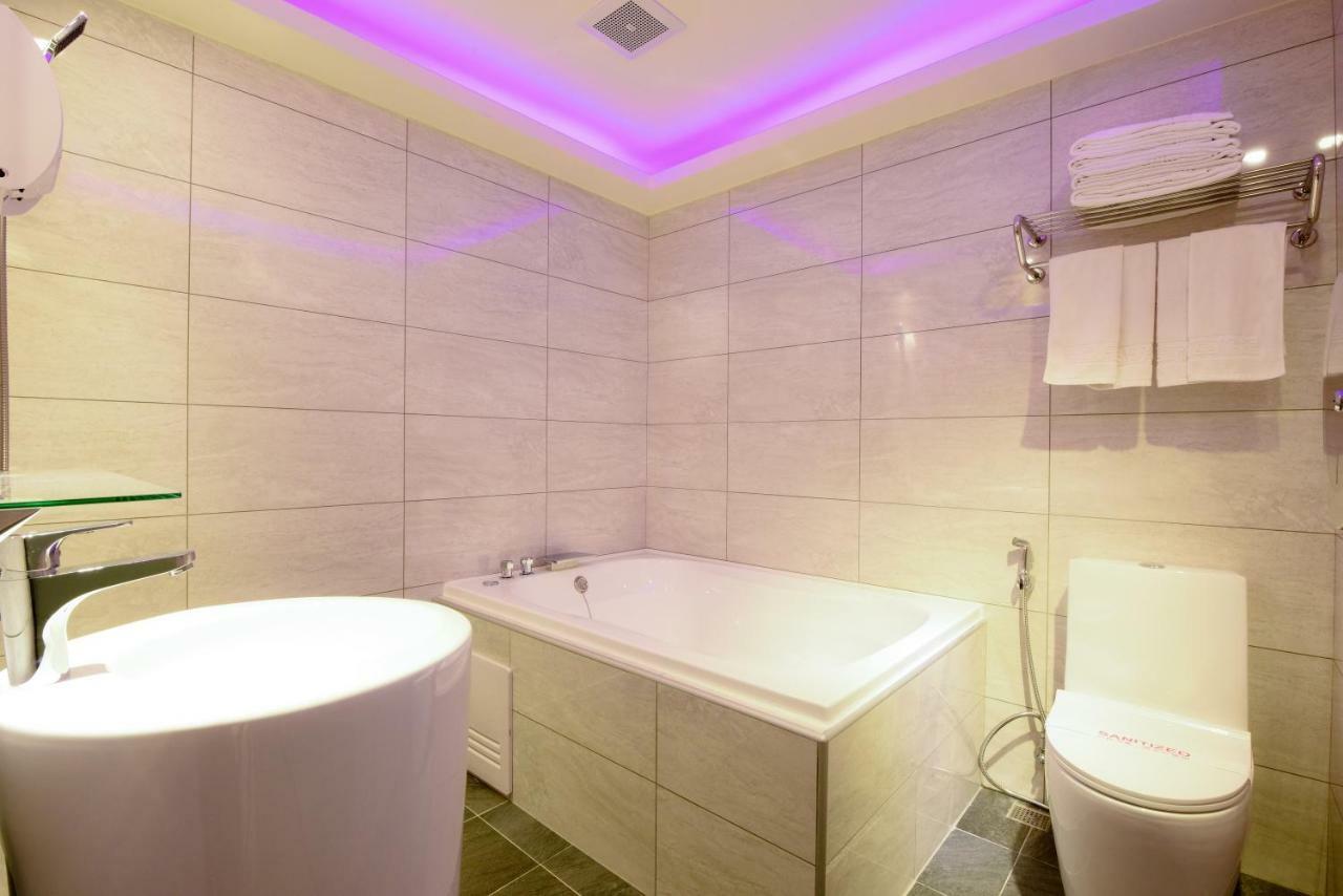 Zj Motel Kota Hsinchu Bagian luar foto